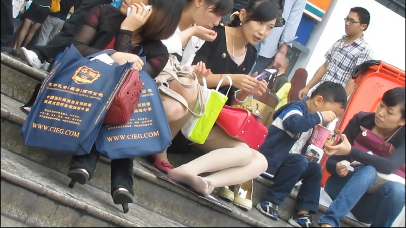 streetsnapshoep[00 00 30][20181209 215615 8]